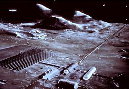 Base Lunar con Acelerador de Masas